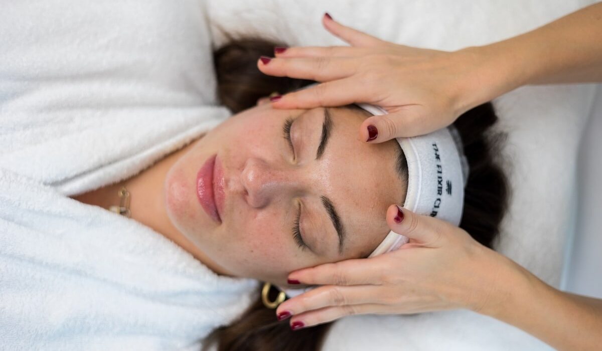 Retinol anti ageing facial